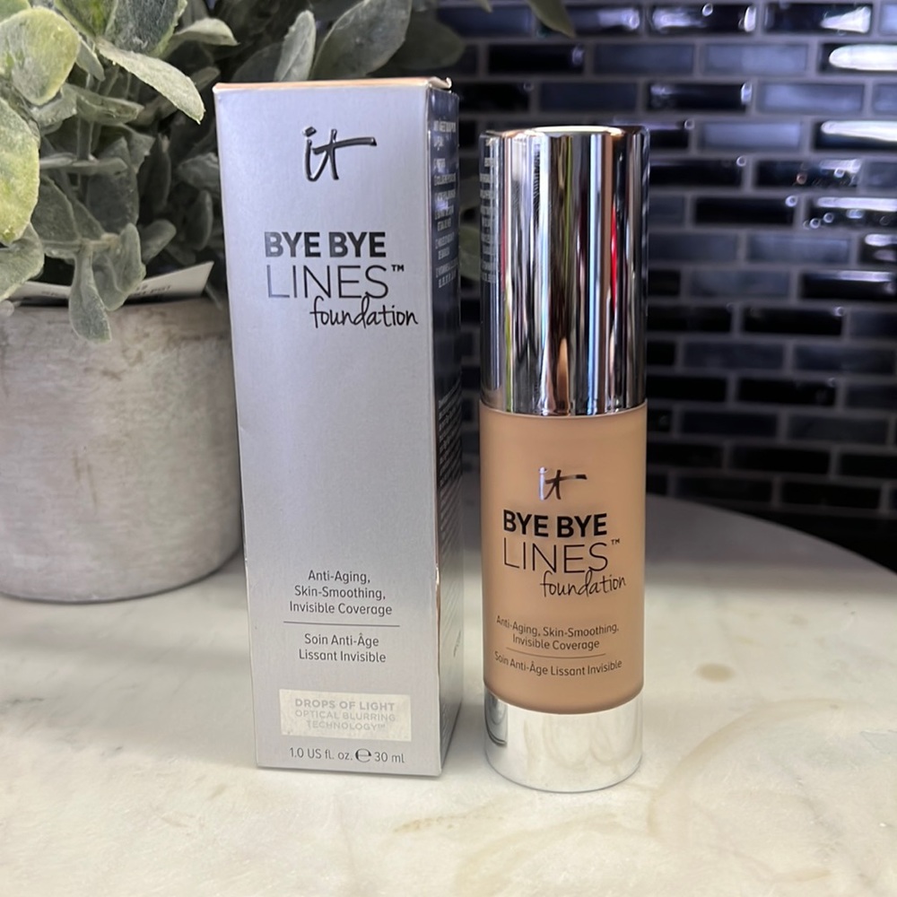 it cosmetics Bye Bye Lines Foundation   Medium